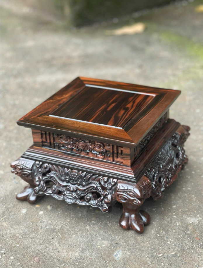Đế Bát Hương Bằng Gỗ Quý 3.png